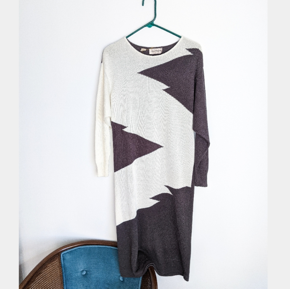 Liz Claiborne Cream and Dark Gray Geometric Midi Sweater Dress